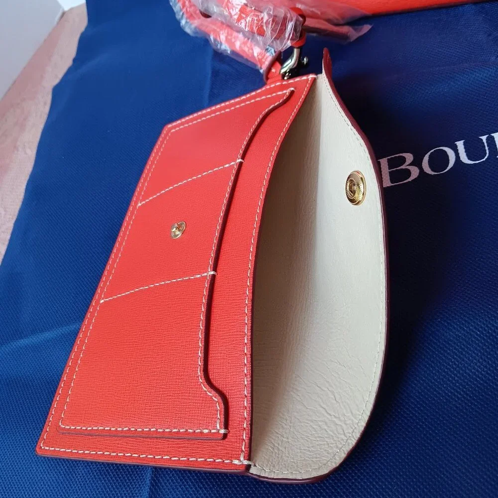 Dooney & Bourke 